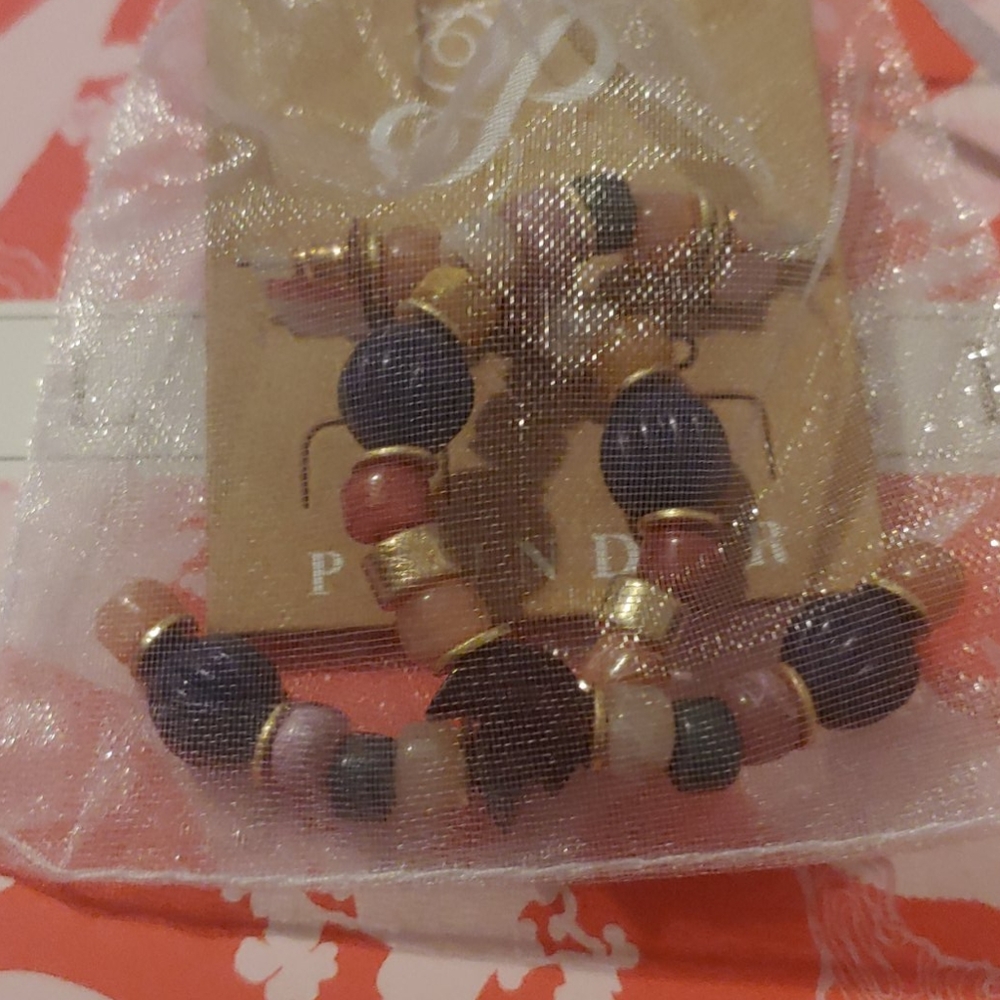 Maggie Earrings - Picture 3 of 3